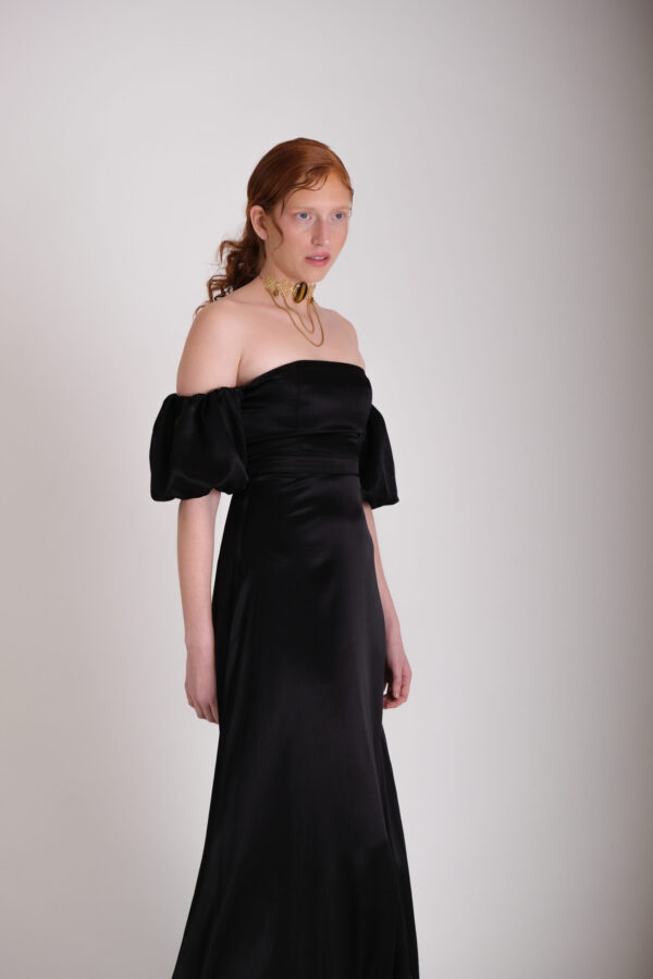 Kynthia (Black)