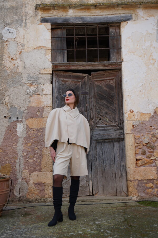 Solstice (Cape - White)