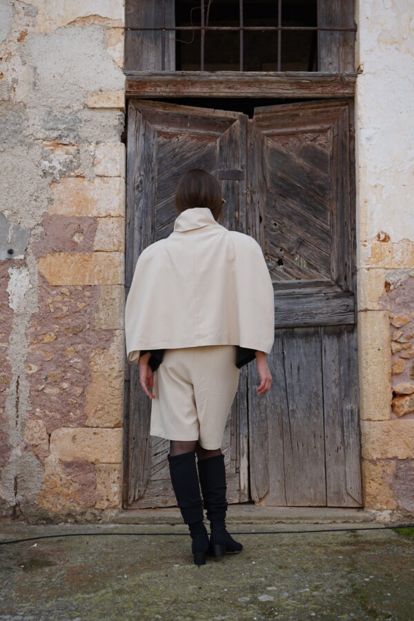 Solstice (Cape - White)