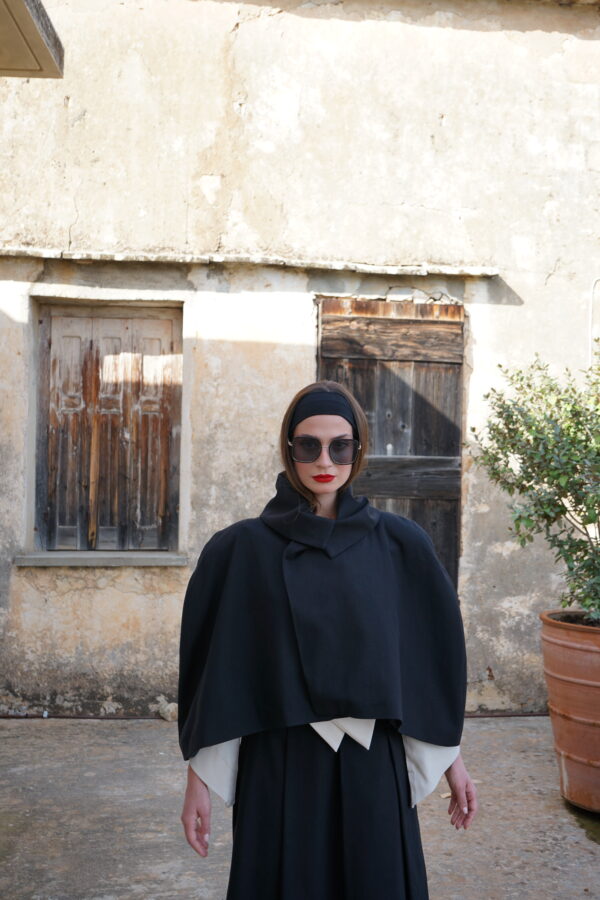 Solstice (Cape - Black)